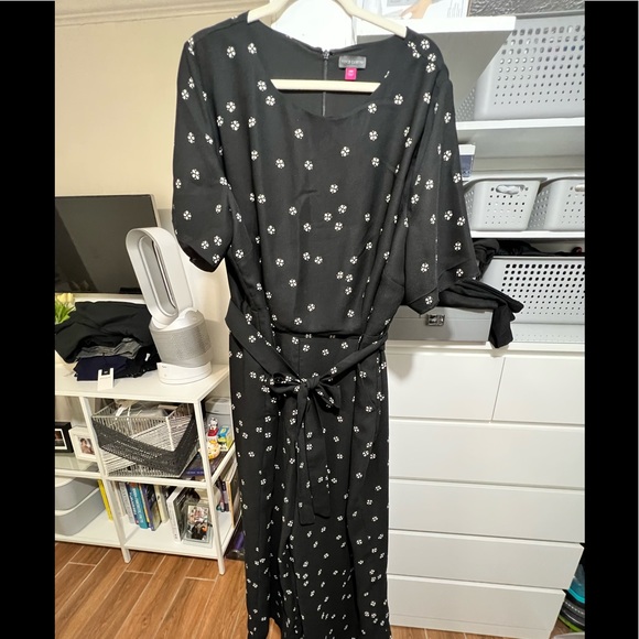 Vince Camuto Women's Elbow Sleeve Ditsy Re-Set Belted Jumpsuit - Picture 3 of 8